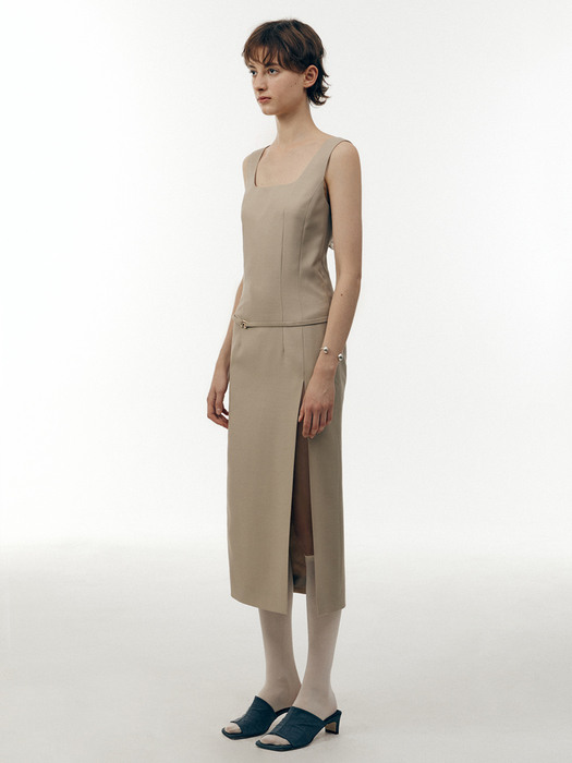 22PF CLASSIC D-RING DRESS - BEIGE