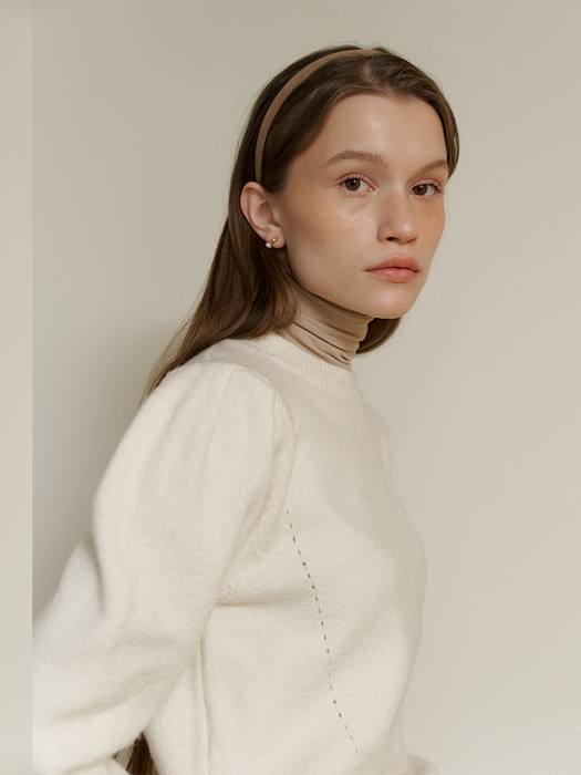 A PUFF SLEEVE KNIT TOP_IVORY
