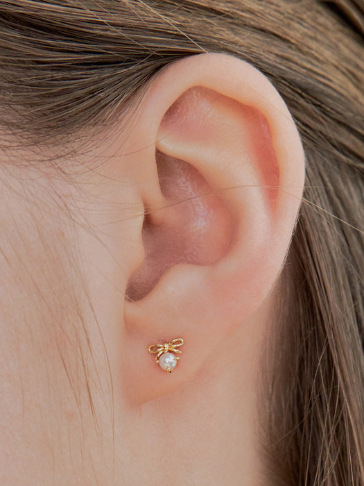 bell ribbon pearl earring