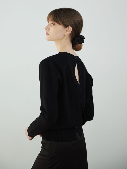 Back cut-out knit (Black)