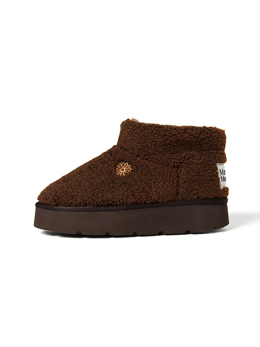 BOUCLE UGG BOOTS_BROWN