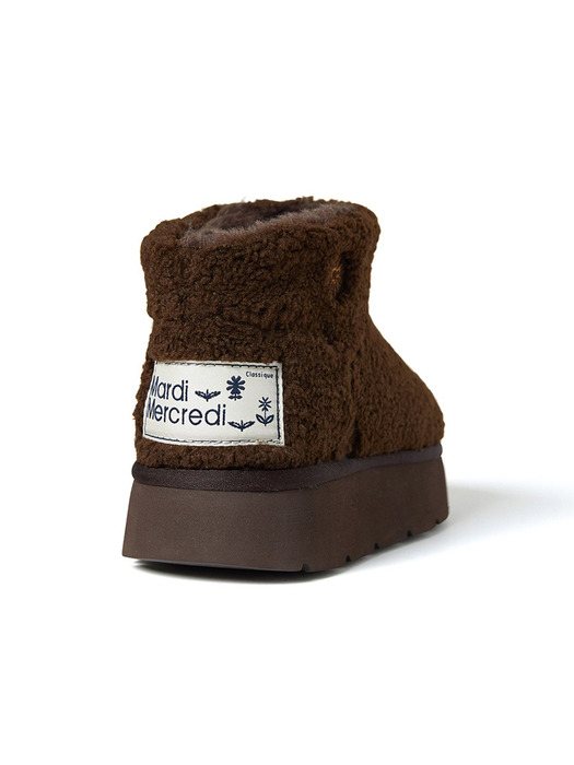 BOUCLE UGG BOOTS_BROWN