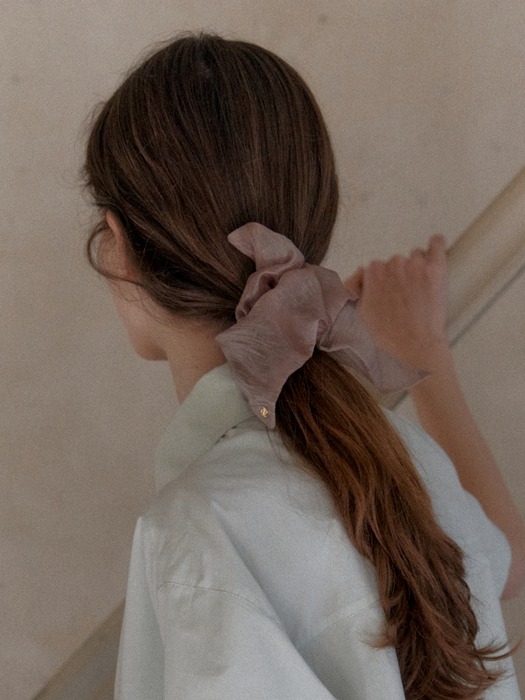 oganza square scrunchie - brown