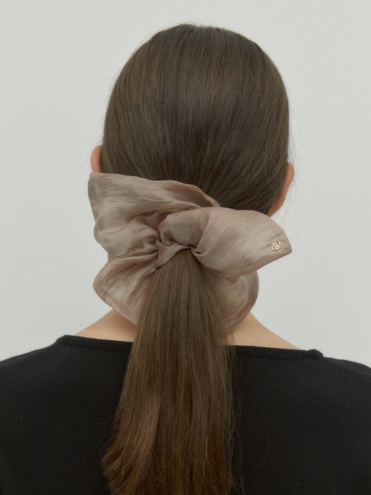 oganza square scrunchie - brown