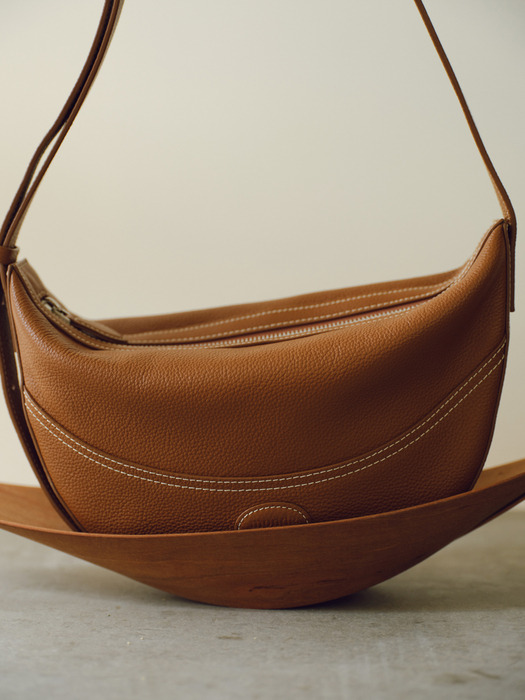 [단독] soft leather half moon cross bag_2colors