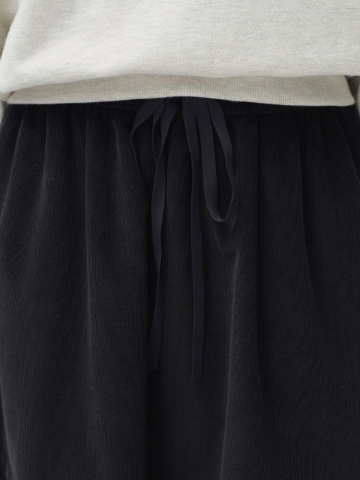 corduroy pintuck skirt - black