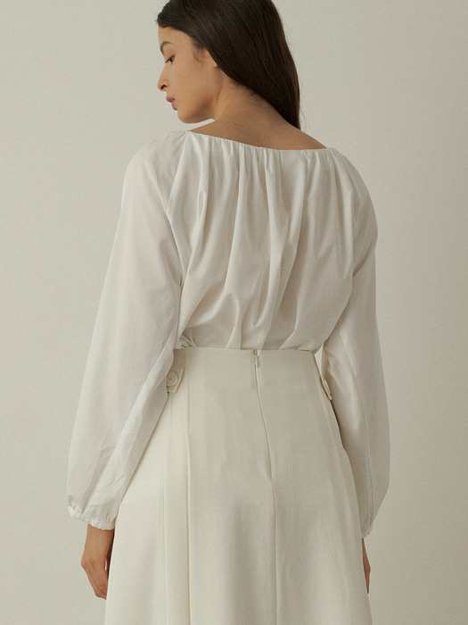 comos418 v-neck puff raglan blouse (white)