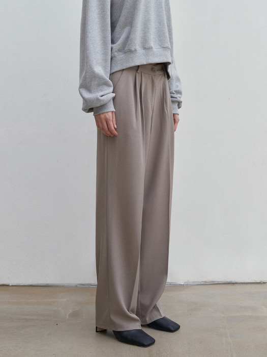 MILD TUCK LONG SLACKS_BEIGE