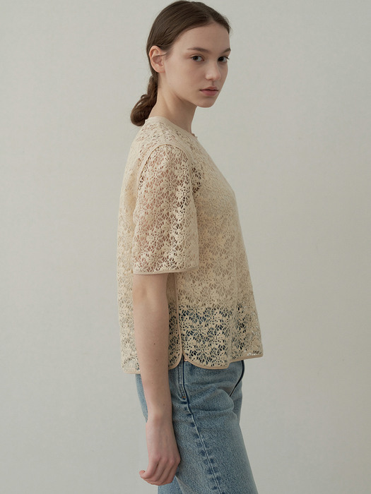half sleeve lace blouse [fabric from Japan] (cream beige)