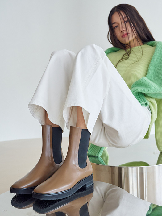 IS_1267 BR Square Chelsea Boots