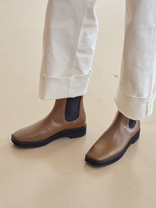 IS_1267 BR Square Chelsea Boots