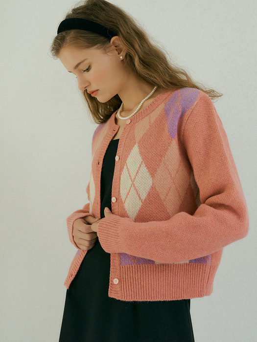 LAMBSWOOL ARGYLE CARDIGAN - PINK