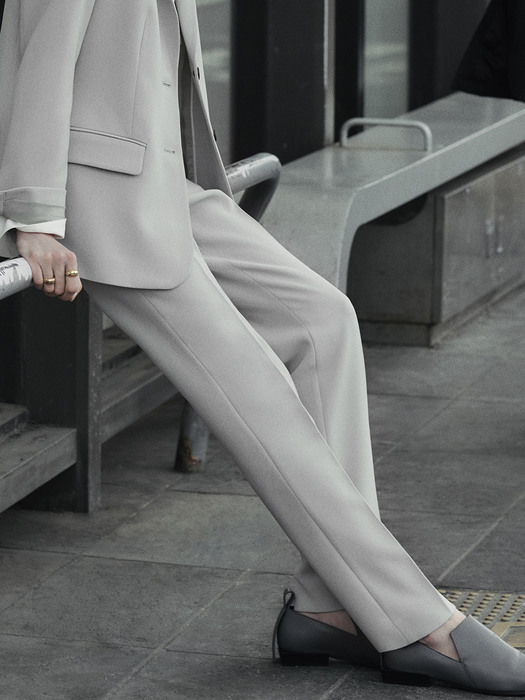 [리퍼브][Drama Signature] Slim Straight Trousers_PALE KHAKI