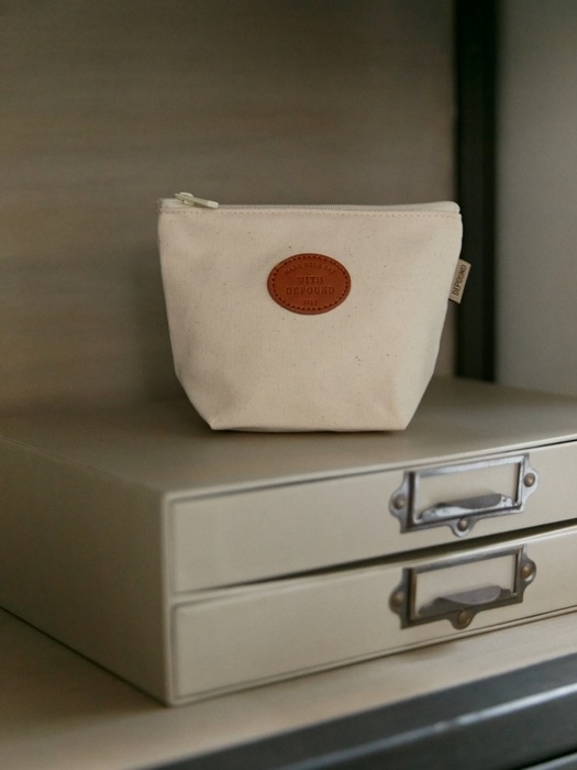 [단독]leather patch bun pouch (S) - ivory