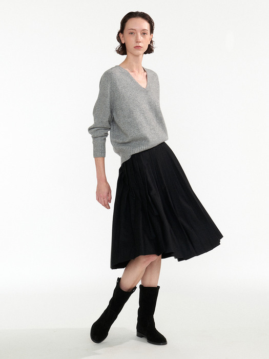 Classic pleated mid-skirt (Black)