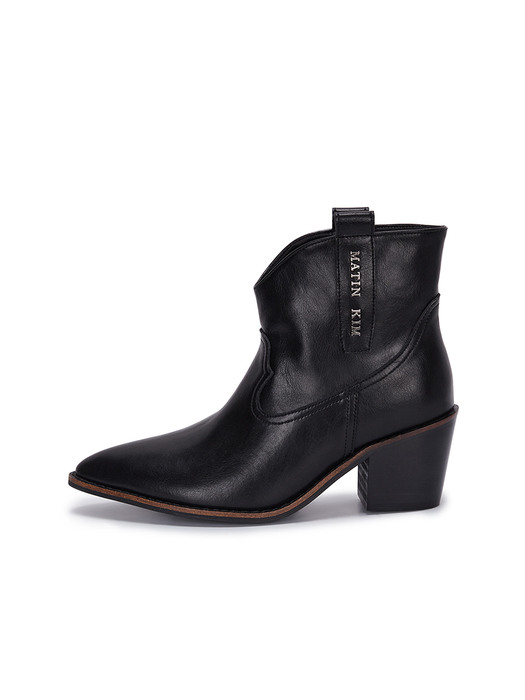 WESTERN ANKLE BOOTS IN BLACK