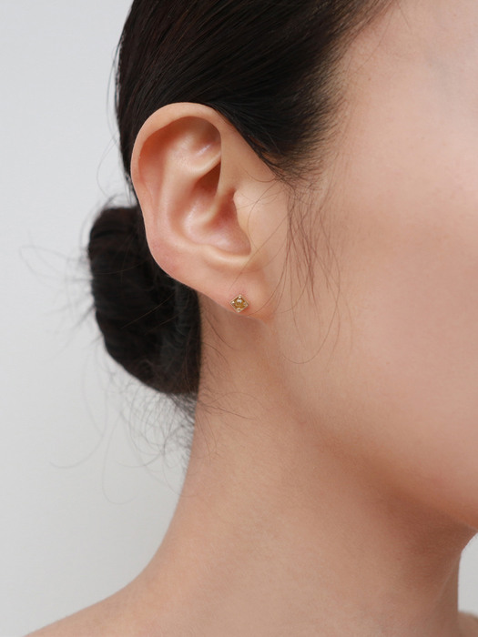 14K gold yellow rough diamond earring & piercing