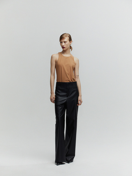 HIGH-RISED FAUX LEATHER STRAIGHT PANTS_BLACK