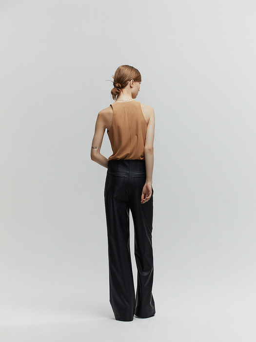 HIGH-RISED FAUX LEATHER STRAIGHT PANTS_BLACK