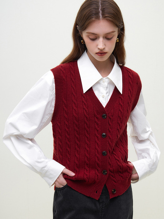 WD_Red cable knit vest