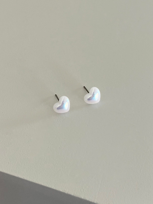 mini pearl heart earrings