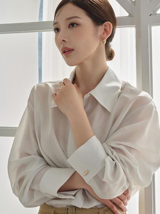 골드버튼 텐셀 블라우스 아이보리 GOLD BOTTON TENCEL BLOUSE IVORY