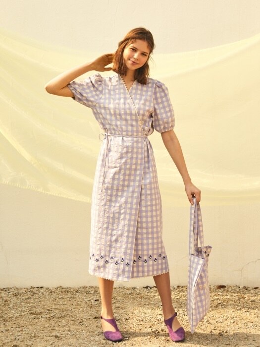 [EXCLUSIVE]Gingham Embroidery Wrap Dress (2 colors)