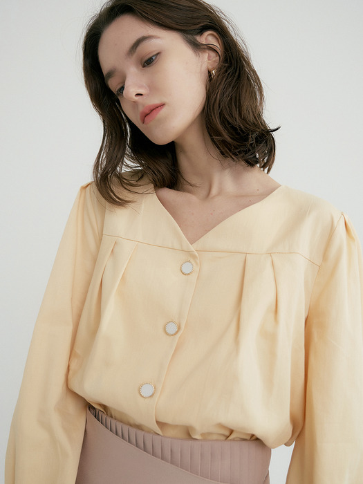 comos330 heart neck pintuck blouse (l/yellow)