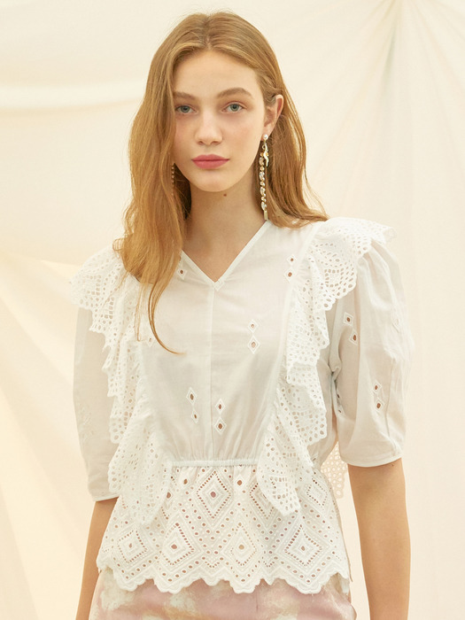 iuw698 punching laced blouse (white)