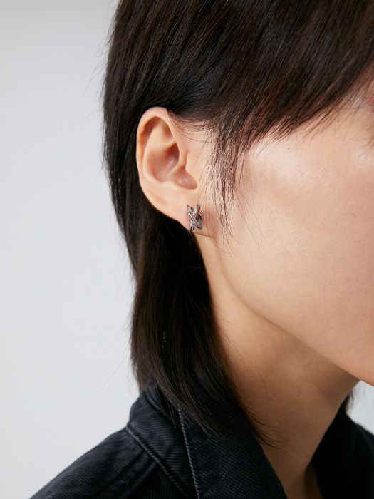 ETERNAL pearl earring (WHITE) -Single piece-