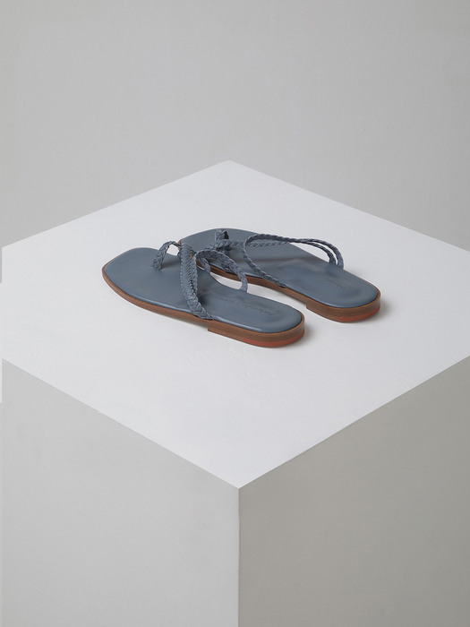 The essential sandal(Blue orchid)