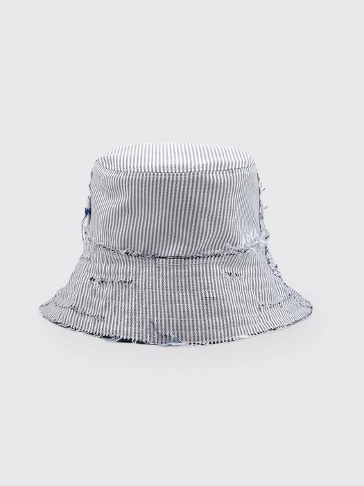 Needle logo cloche hat White