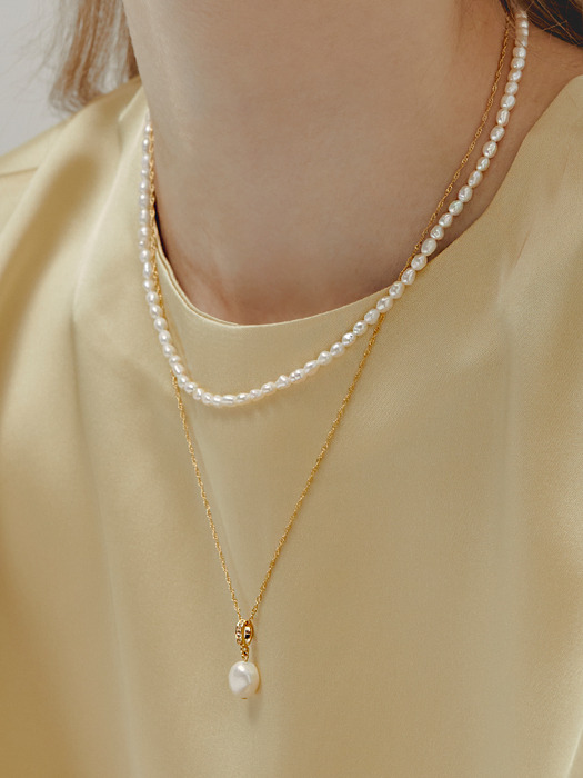 ESSENTIAL OVAL PEARL NECKLACE