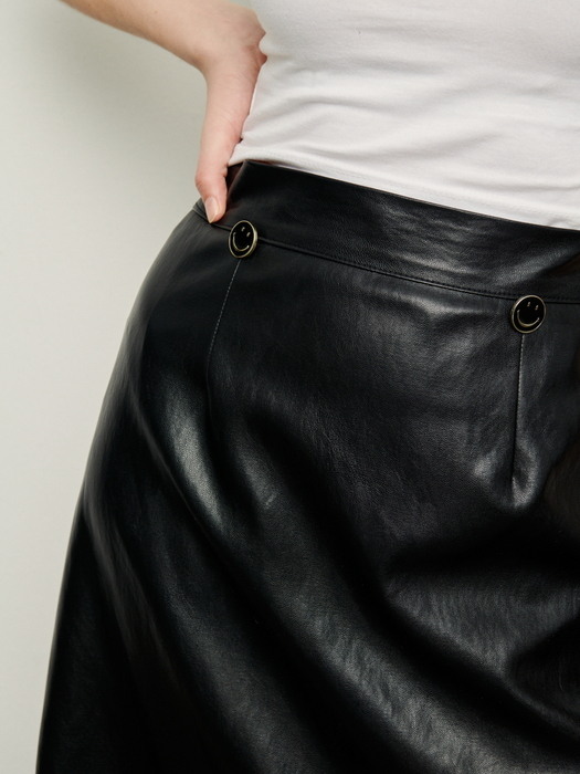 Smile-button Point leather skirt