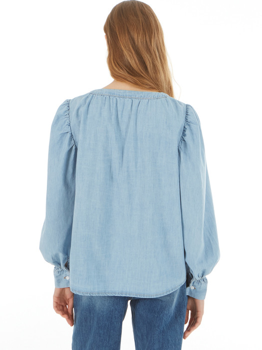 UP-181 V네크 퍼프소매 데님블라우스 라이트블루 _ V NECK PUFF SLEEVE DENIM BLOUSE LIGHT BLUE