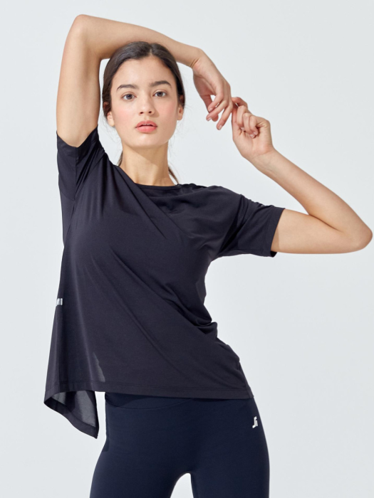 [질스튜어트 스포츠] Own Rhythm Cover up T Shirt 블랙 뒷트임 여성 반팔 티셔츠