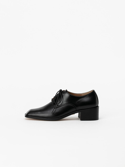 Cordan Lace-up Derby Shoes in Black