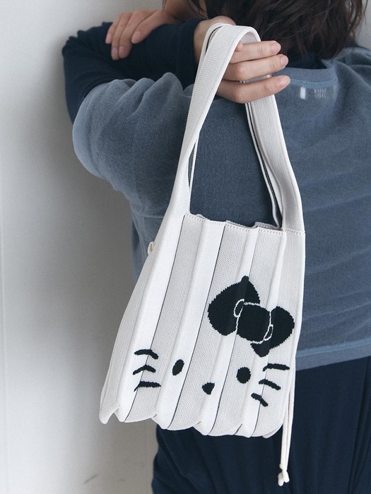 Lucky Pleats Knit S Hello Kitty Vanilla