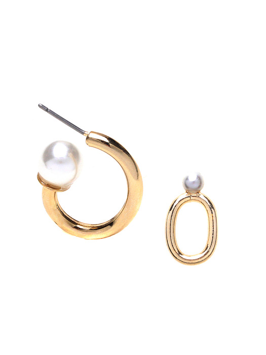Circle Pearl Earring