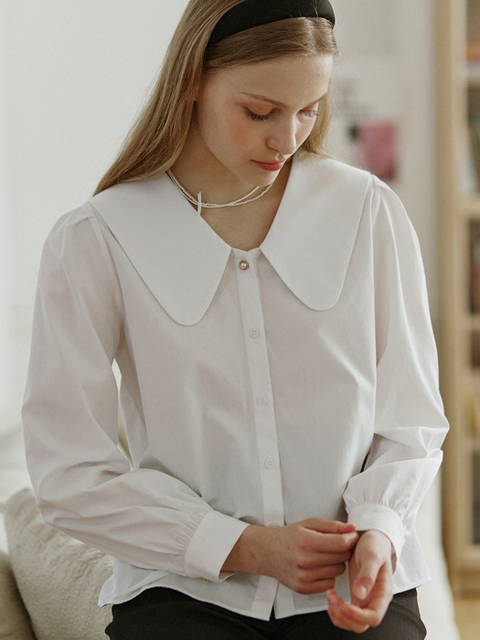 Round Sailor Collar Blouse - White