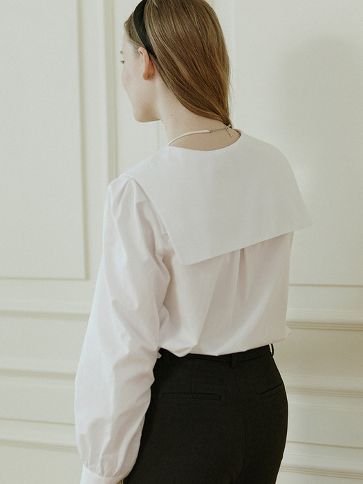 Round Sailor Collar Blouse - White