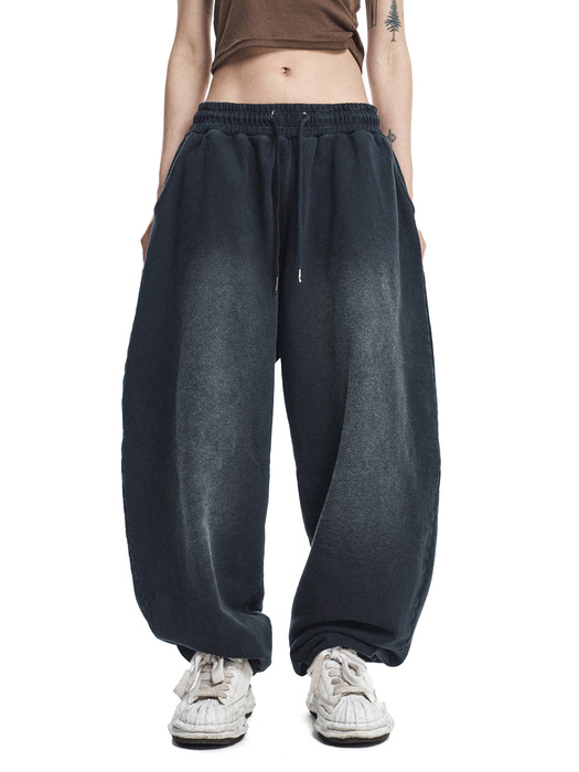 Washed Balloon Baggy Sweatpants - Black