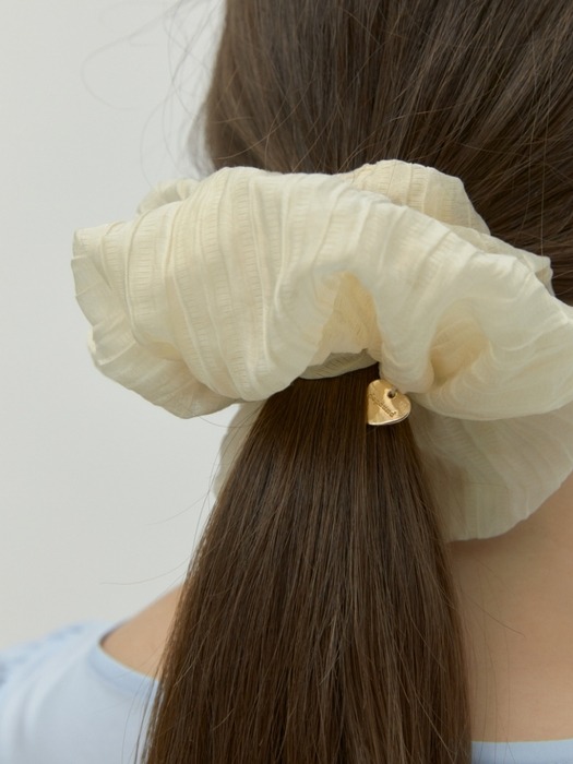 oganza charm point scrunchie - ivory