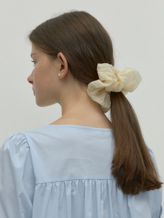 oganza charm point scrunchie - ivory