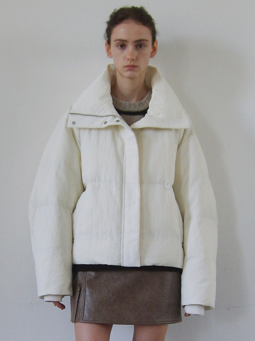 HIGH NECK PUFFER JACKET - IVORY