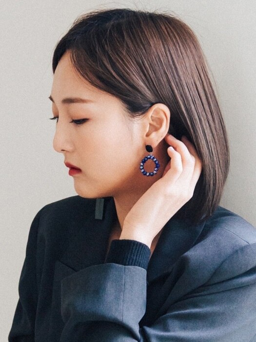 Black and Blue knit earring