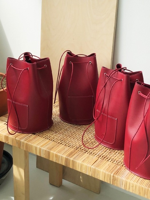 minimal cylinder bag - red color