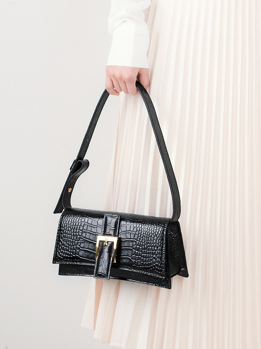 A bag - black