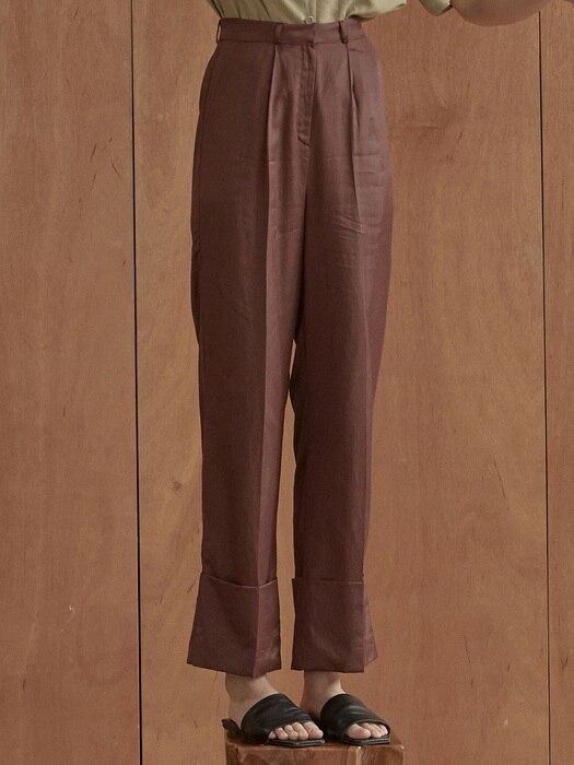 ouie352 satin turn up slacks (redbrown)