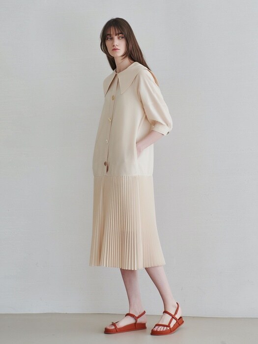 CAPE COLLOR PLEATED DRESS_CREAM BEIGE